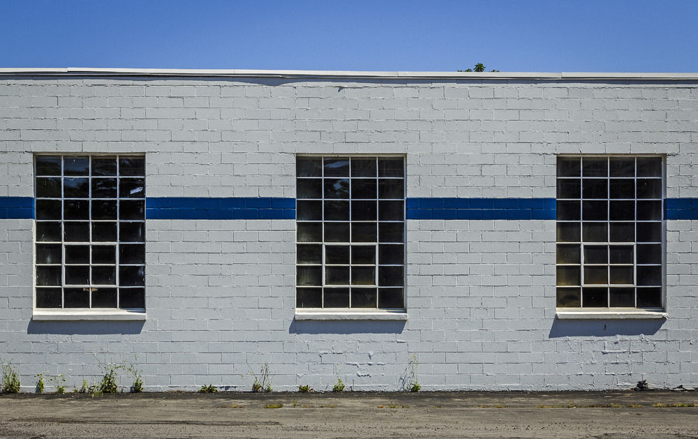 Fayetteville Auto Garage (photo by Francis DiClemente)